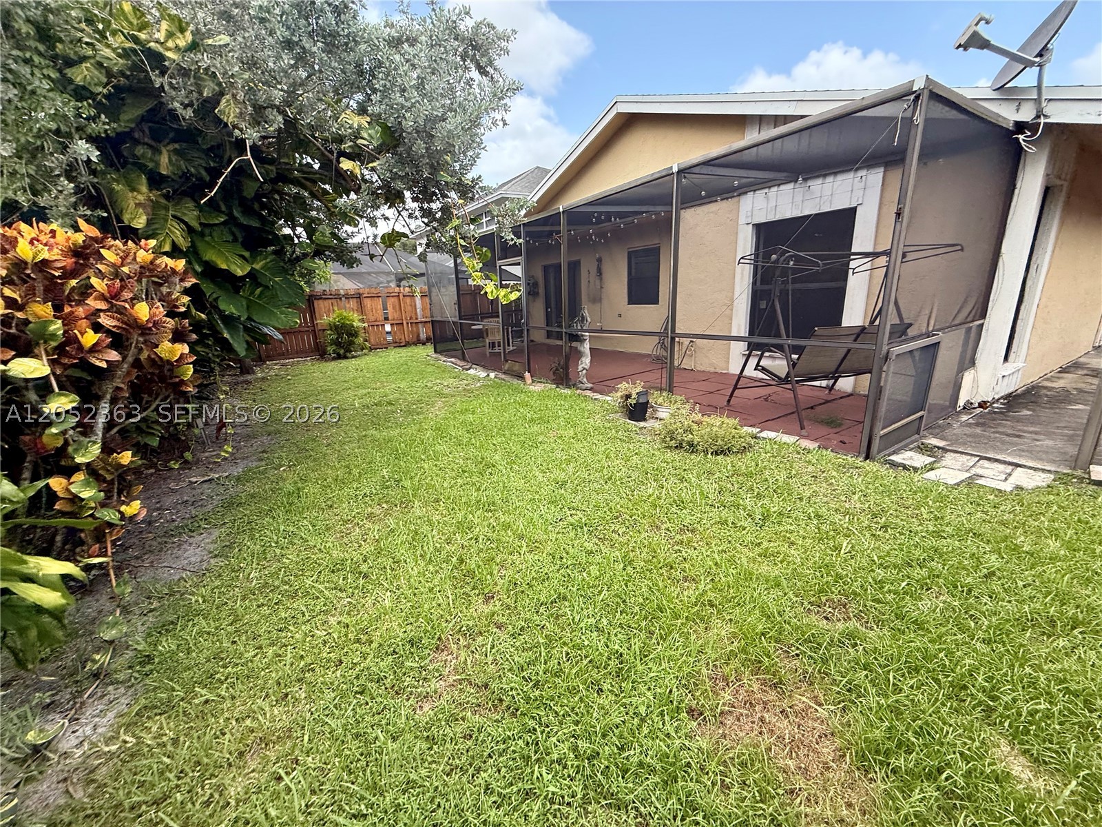 HOLLYWOOD GARDENS - Residential