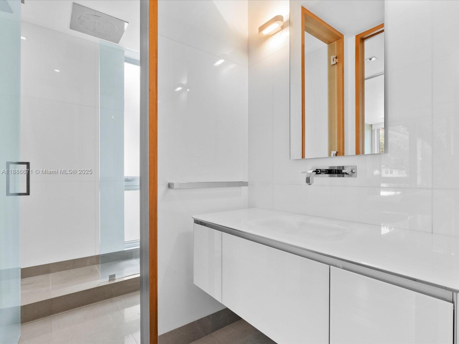 RIO VISTA C J HECTORS RES - Residential