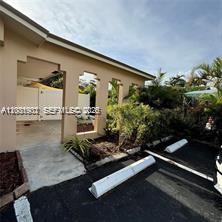 SHOW & RENT! FRONT UNIT A MUST SEE BEAUTIFUL, 2-BEDROOMS AND 1-BATHROOM APARTMENT ANNUAL RENTAL IN DESIRABLE WILTON MANORS! WALKING DISTANCE TO NIGHTLIFE - RIGHT IN THE HEART OF WILTON MANORS ENTERTAINMENT DISTRICT! SHORT RIDE TO THE BEACH! UNIT FULLY RENOVATED, BRAND NEW KITCHEN CABINETS, APPLIANCES, MODERN FLOORING, AMPLE CLOSET AND NEW FULL SIZE WASHER/DRYER. UNIT HAS A LARGE FENCED IN ENCLOSURE. NEED TO ACT QUICKLY AS THIS APARTMENT WILL NOT LAST.  WON'T LAST!