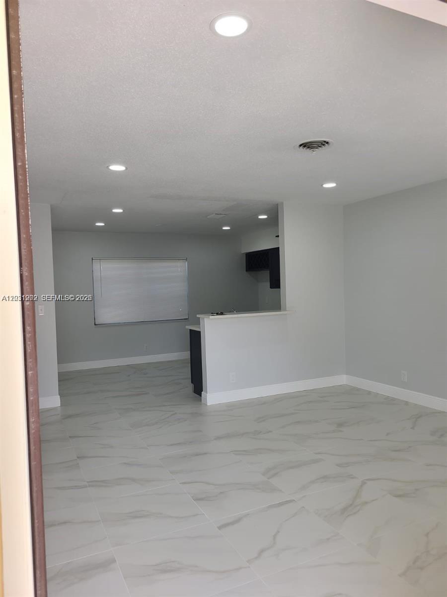 TROPICAL GARDENS AMENDED - Residential Lease