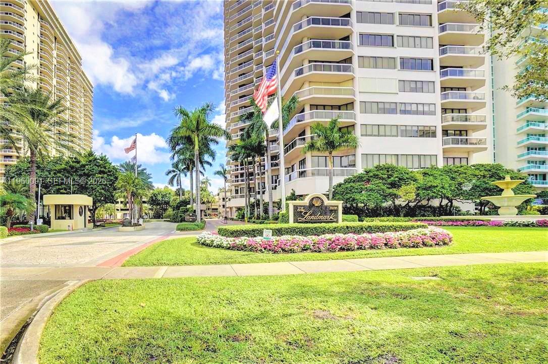 THE LANDMARK CONDO - Residential