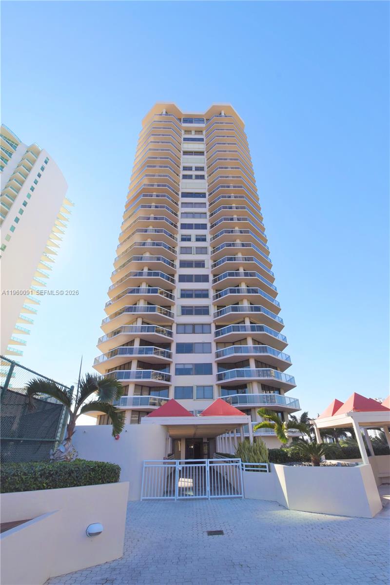 THE LANDMARK CONDO - Residential