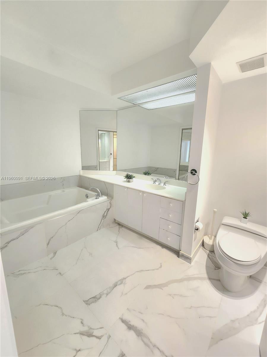 THE LANDMARK CONDO - Residential