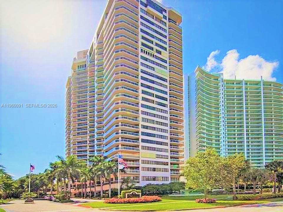 THE LANDMARK CONDO - Residential