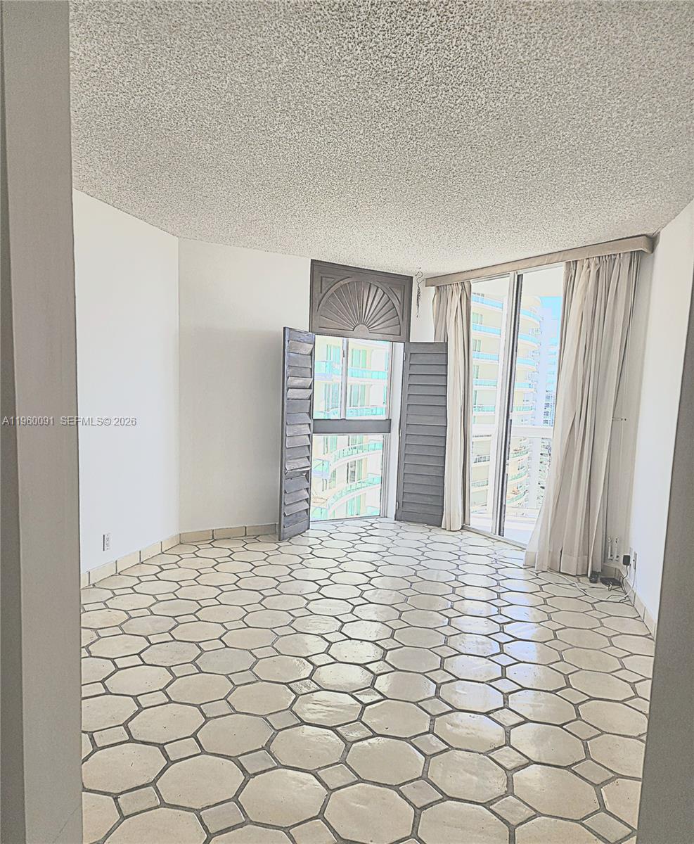 THE LANDMARK CONDO - Residential