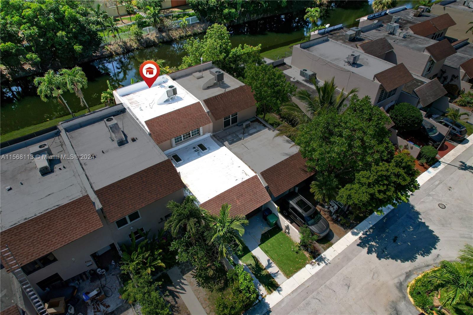 SUNSET PARK TOWN HOUSES - Residential Lease