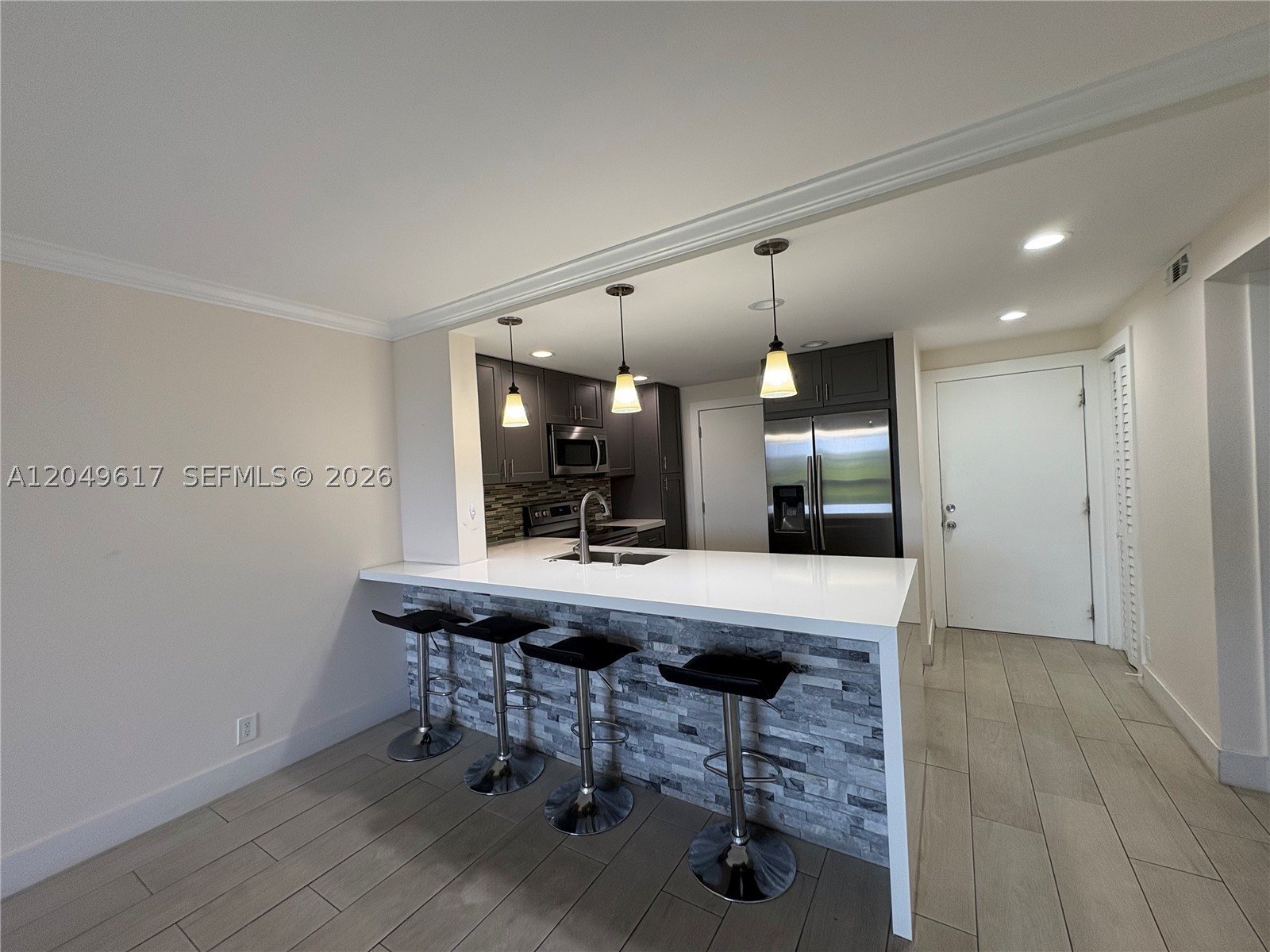 MEADOWBROOK CONDO APTS BL - Residential Lease