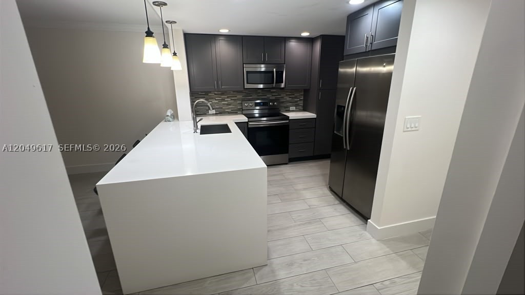 MEADOWBROOK CONDO APTS BL - Residential Lease