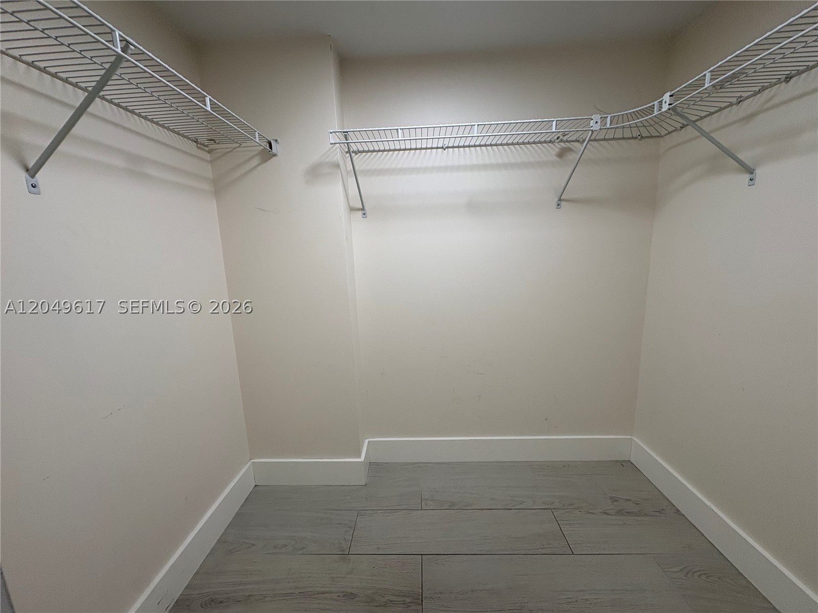 MEADOWBROOK CONDO APTS BL - Residential Lease