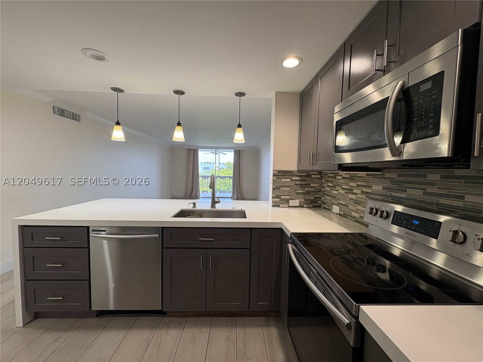 MEADOWBROOK CONDO APTS BL - Residential Lease
