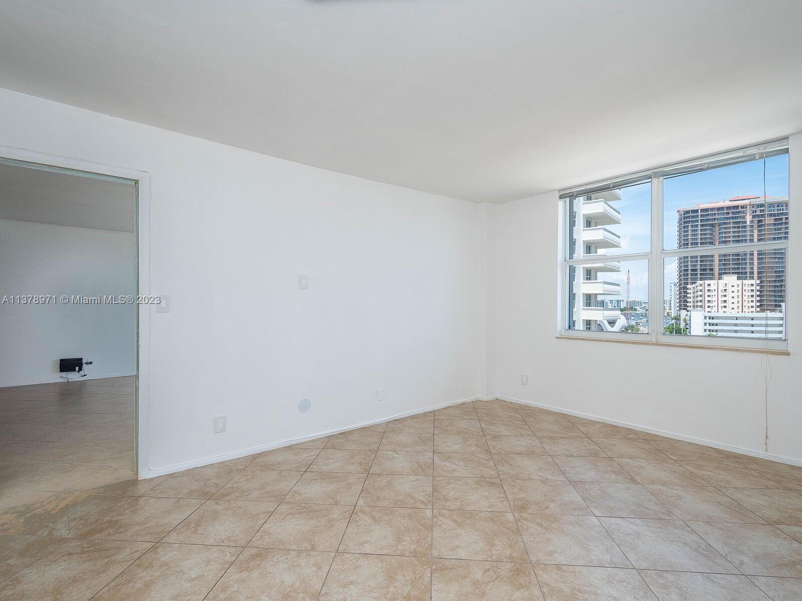 VENETIAN CONDO - Residential Lease