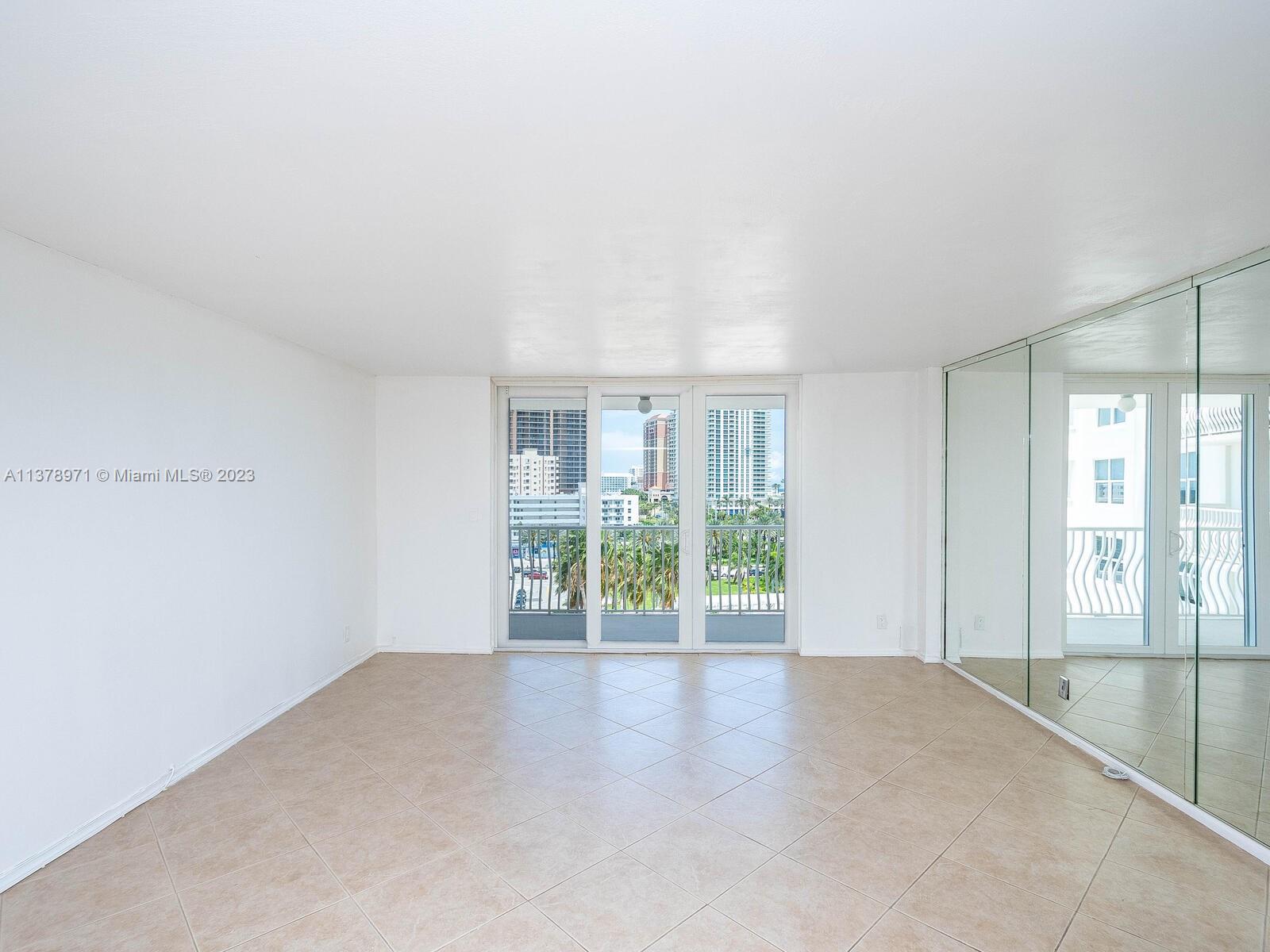 VENETIAN CONDO - Residential Lease