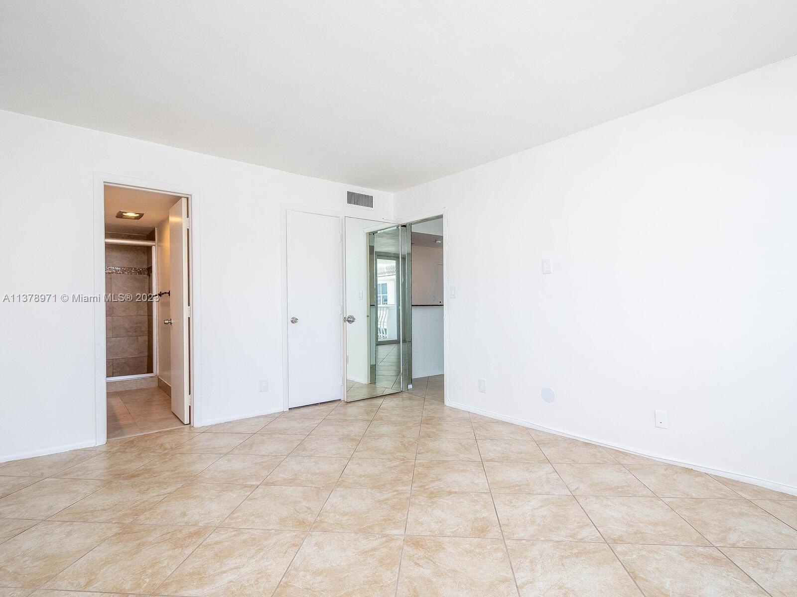 VENETIAN CONDO - Residential Lease