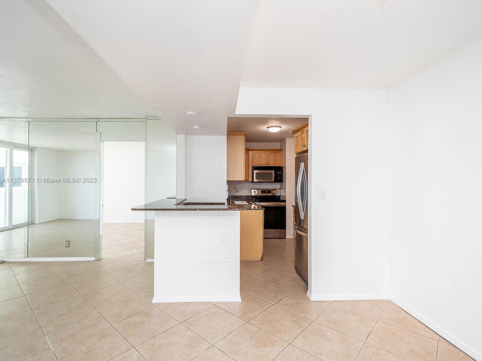 VENETIAN CONDO - Residential Lease