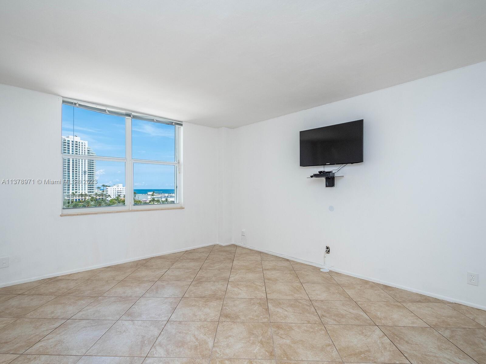 VENETIAN CONDO - Residential Lease