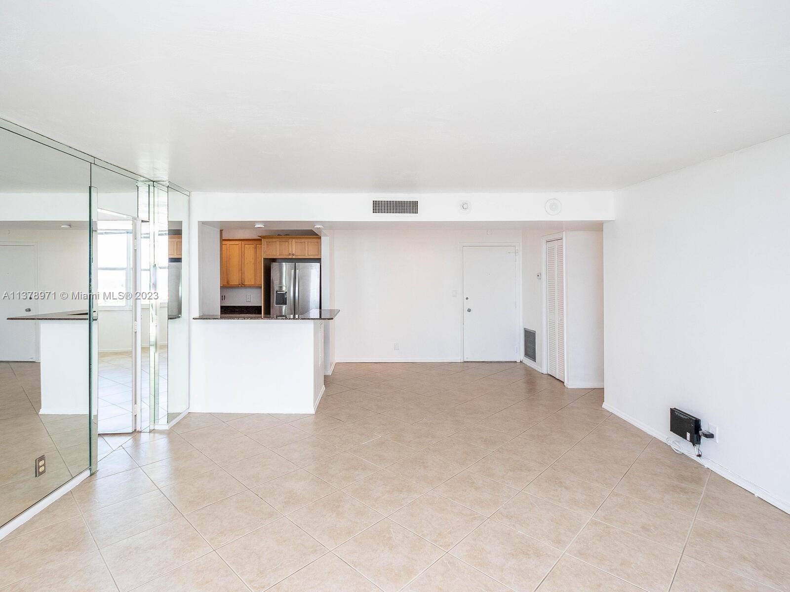 VENETIAN CONDO - Residential Lease