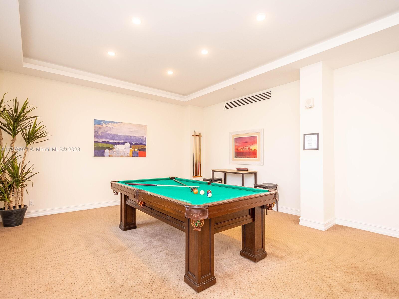 VENETIAN CONDO - Residential Lease