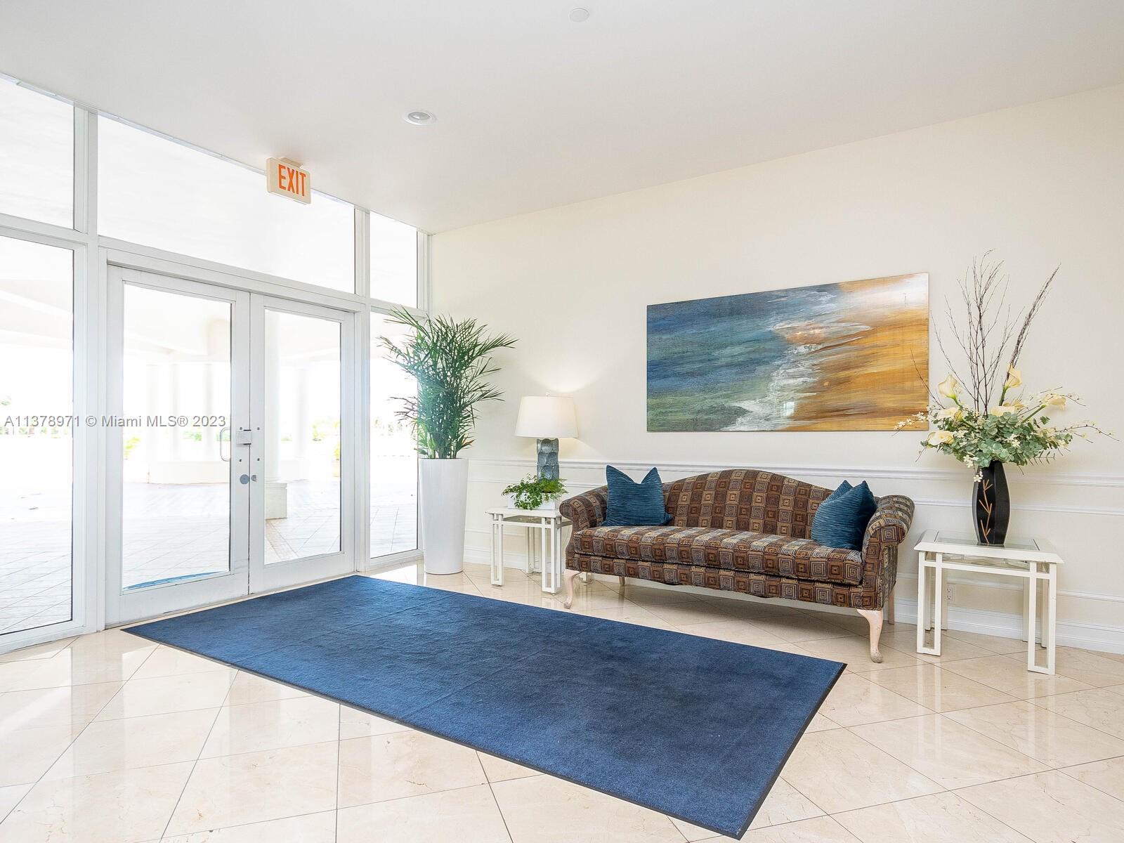 VENETIAN CONDO - Residential Lease