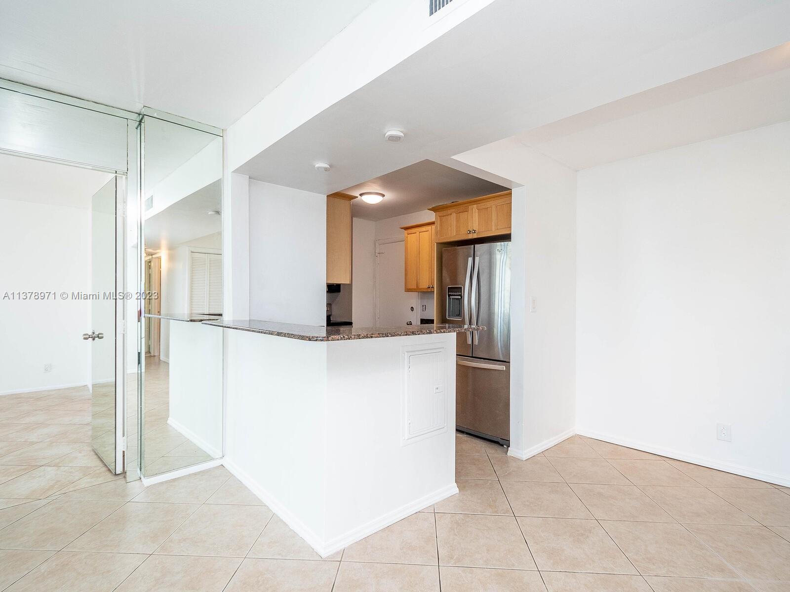 VENETIAN CONDO - Residential Lease