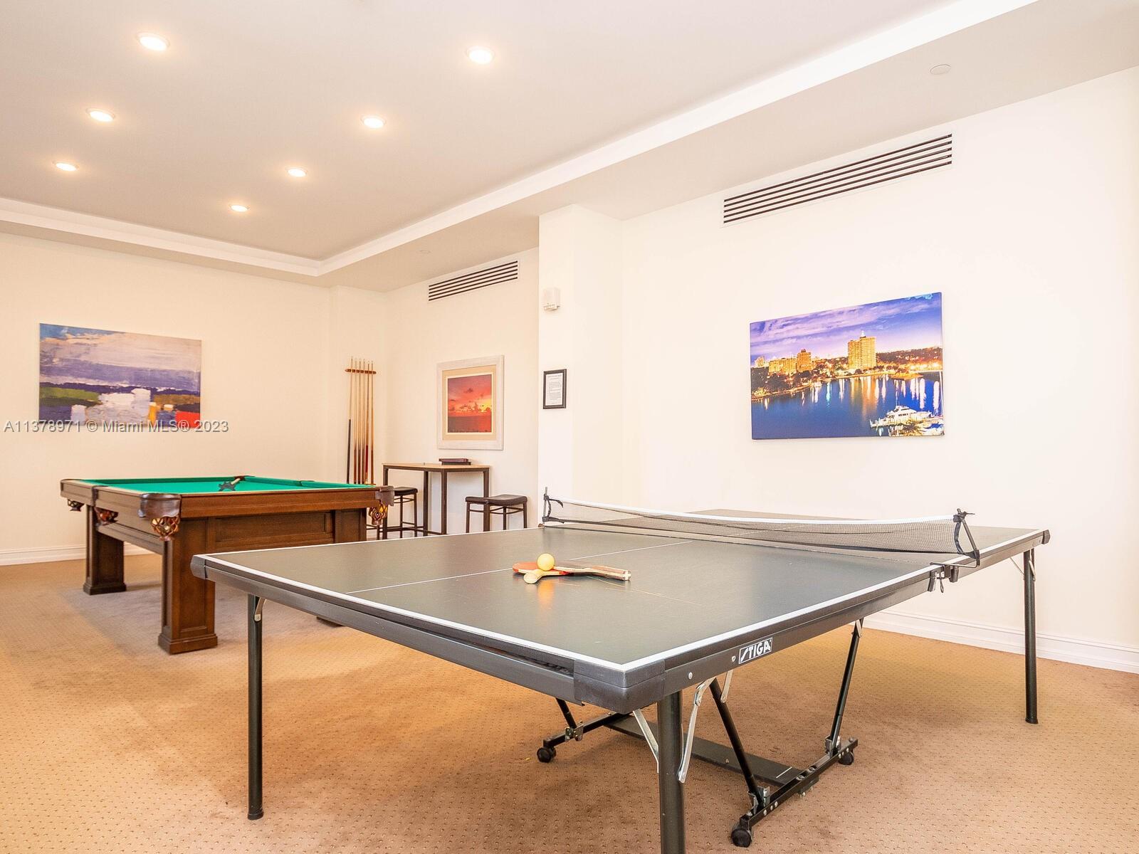 VENETIAN CONDO - Residential Lease