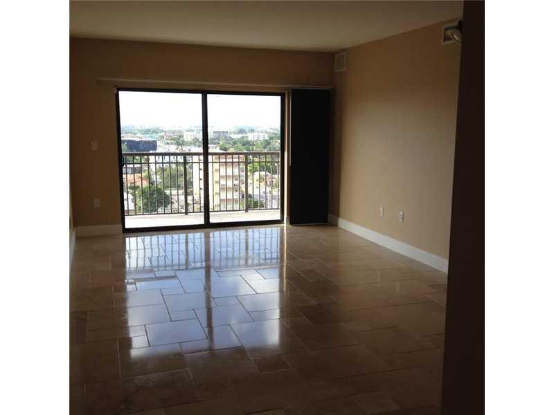 Beautiful unit large 2/2. Spectacular views from balcony. Granite and wood kitchen.Full size W/D inside unit.Beautiful ceramic floors and carpets on bedrooms.2 covered parkings. Gym, pool, concierge and much more. Excellentent location!!!Vacant and supra  on stairs. Please do not let stairway door close behind you, it will lock you out!!