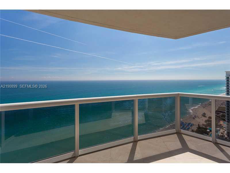 Ocean three - Residential