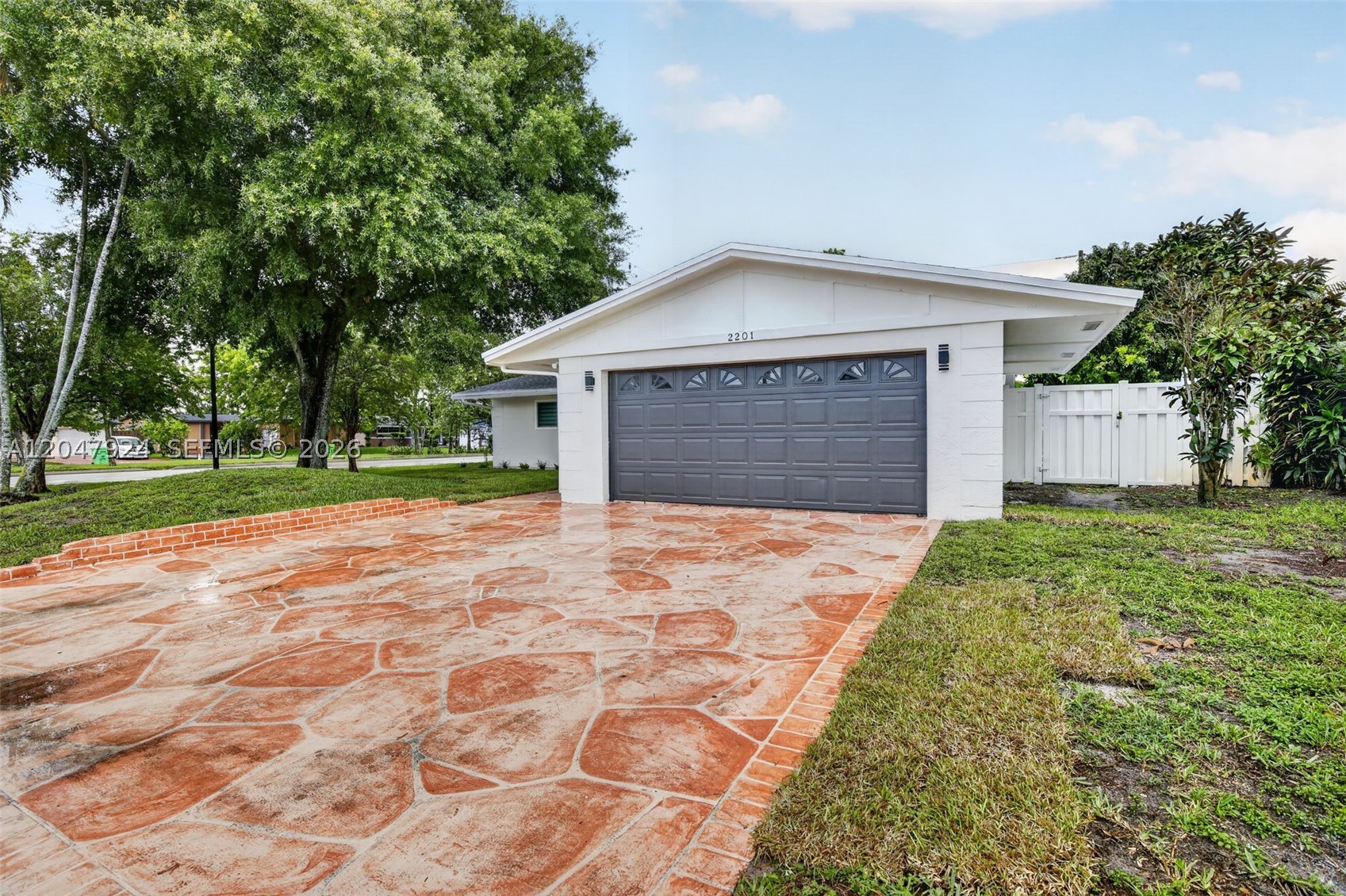 SUNRISE GOLF VILLAGE THIR - Residential Lease