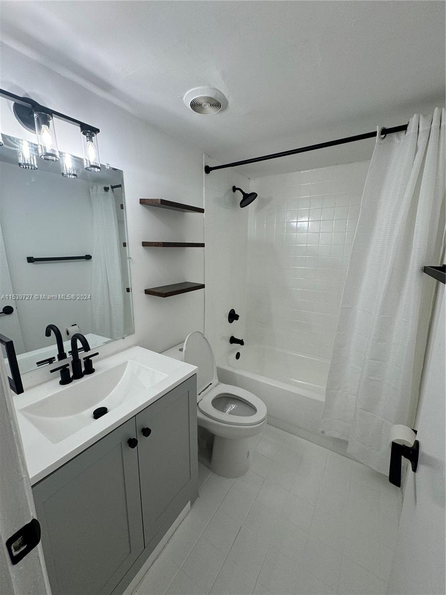 TWIN EXECUTIVE TOWERS CON - Residential Lease
