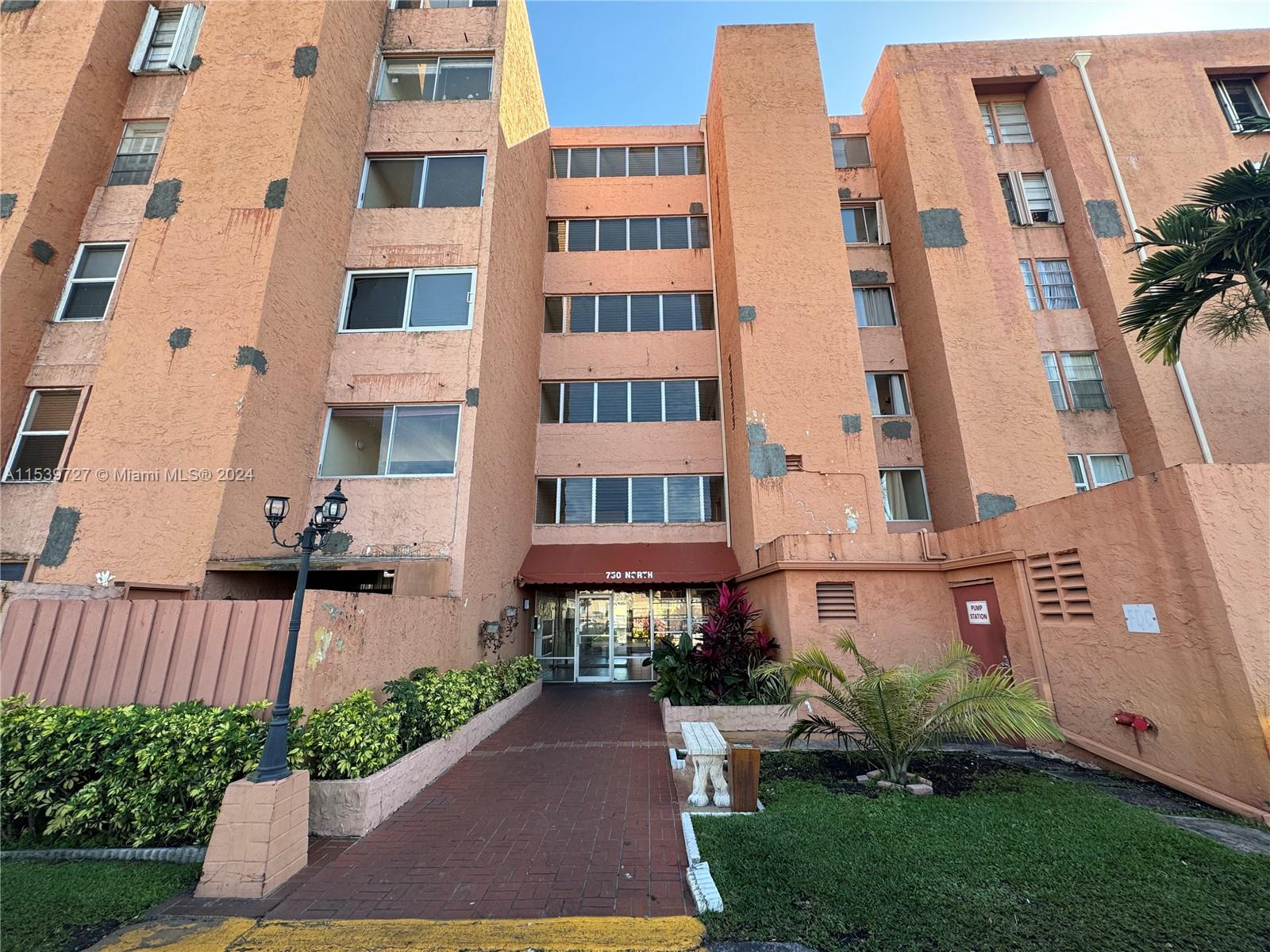 TWIN EXECUTIVE TOWERS CON - Residential Lease