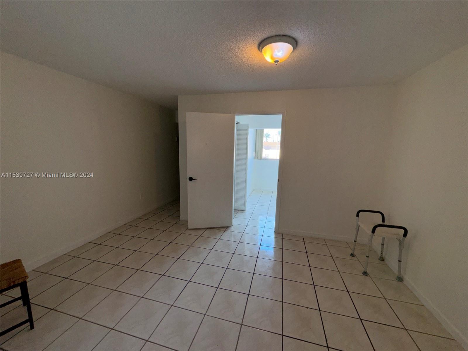 TWIN EXECUTIVE TOWERS CON - Residential Lease