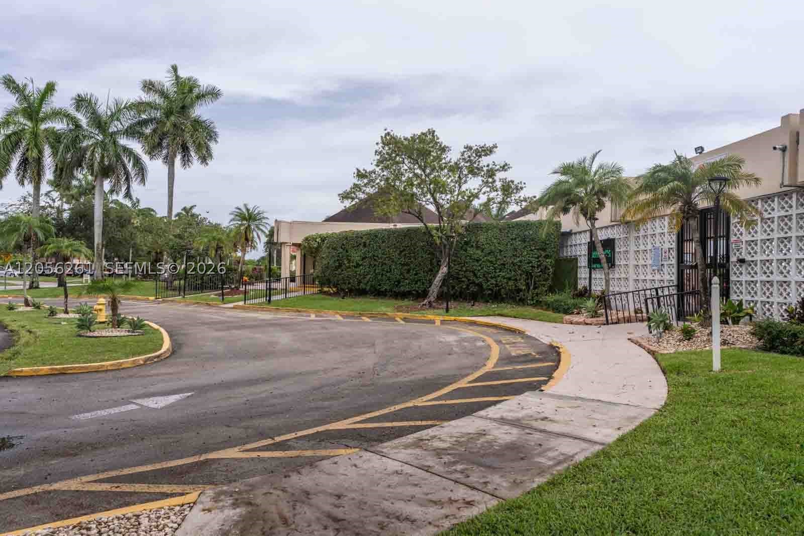 SUNRISE LAKES 17 CONDO - Residential