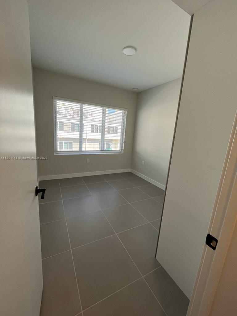 PARADISE ONE - Residential Lease
