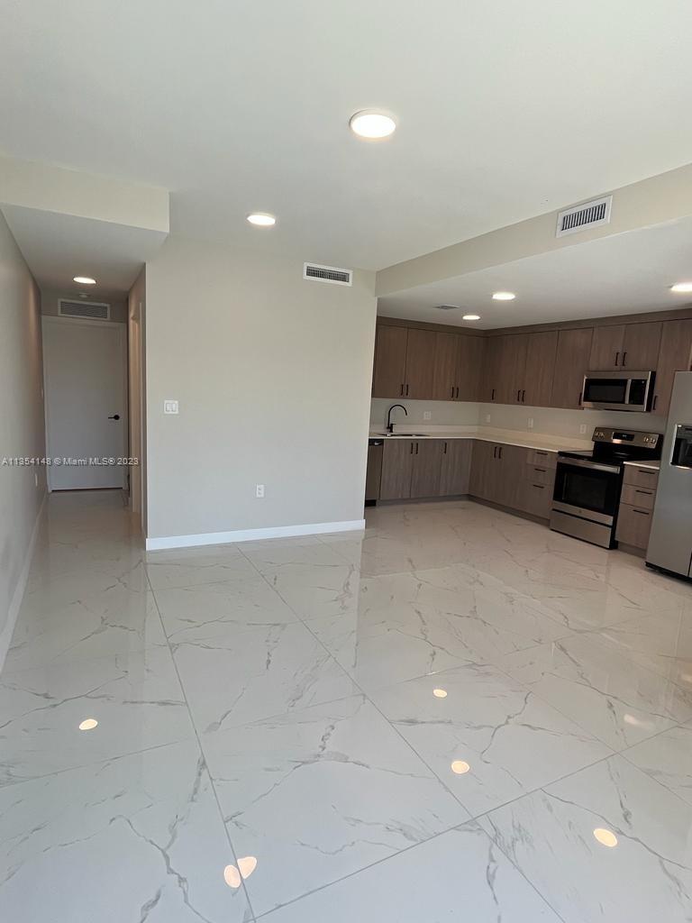 PARADISE ONE - Residential Lease