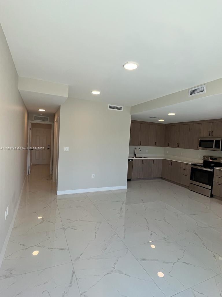 PARADISE ONE - Residential Lease
