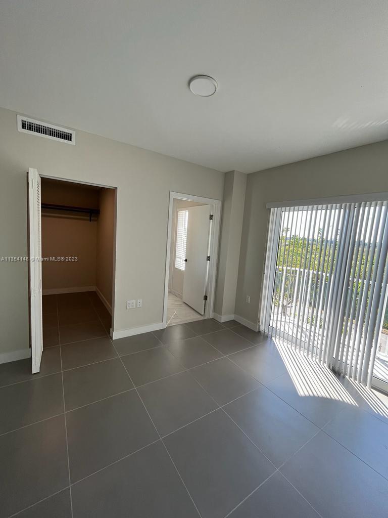 PARADISE ONE - Residential Lease