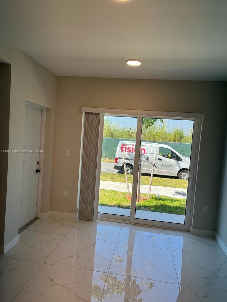 PARADISE ONE - Residential Lease