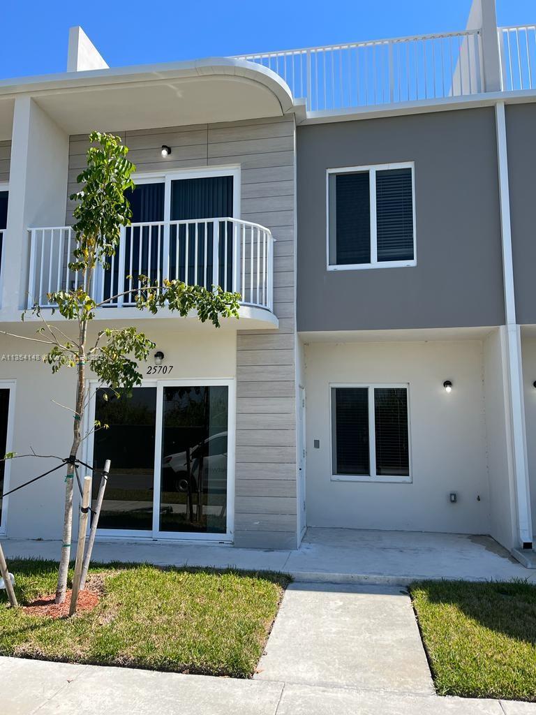 PARADISE ONE - Residential Lease