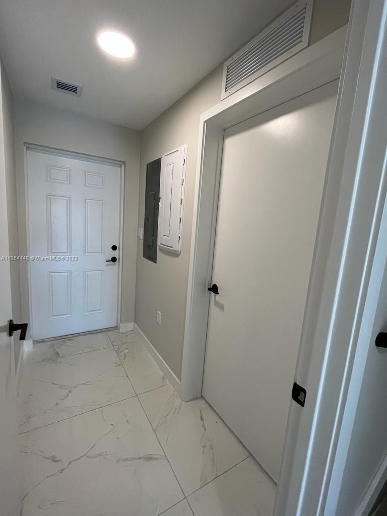 PARADISE ONE - Residential Lease