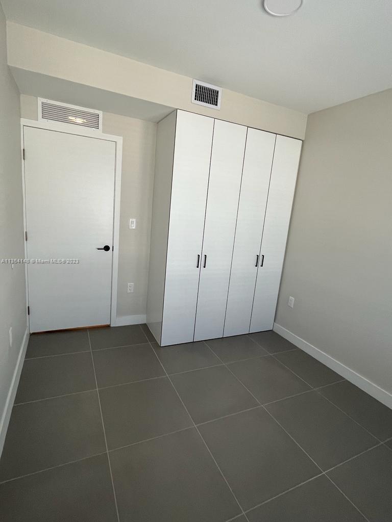PARADISE ONE - Residential Lease