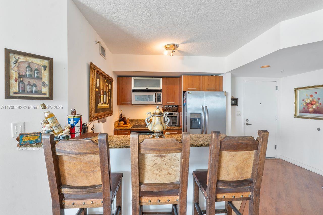METROPOLIS I AT DADELAND - Residential