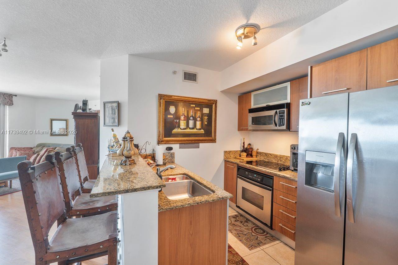 METROPOLIS I AT DADELAND - Residential