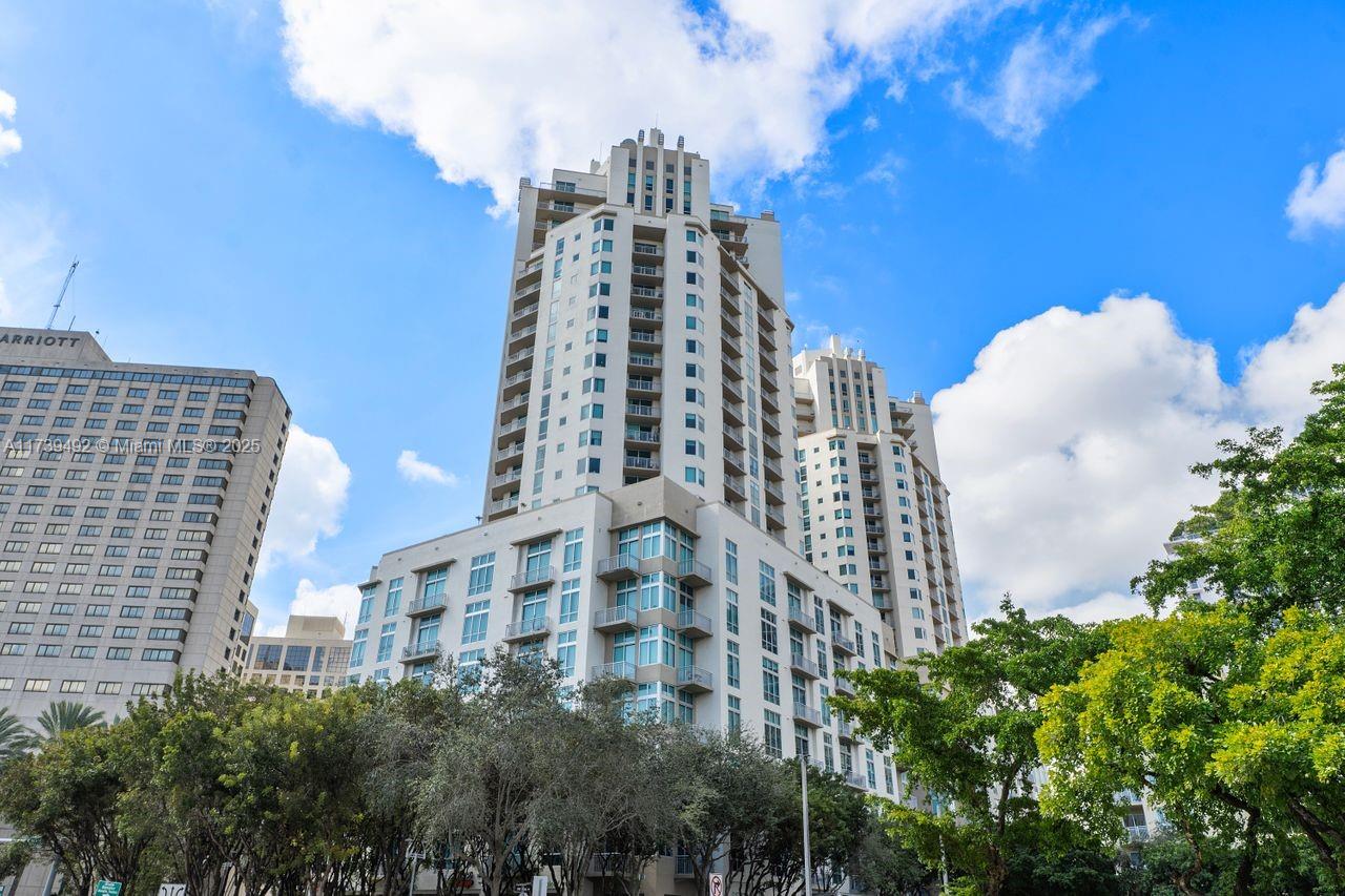 METROPOLIS I AT DADELAND - Residential
