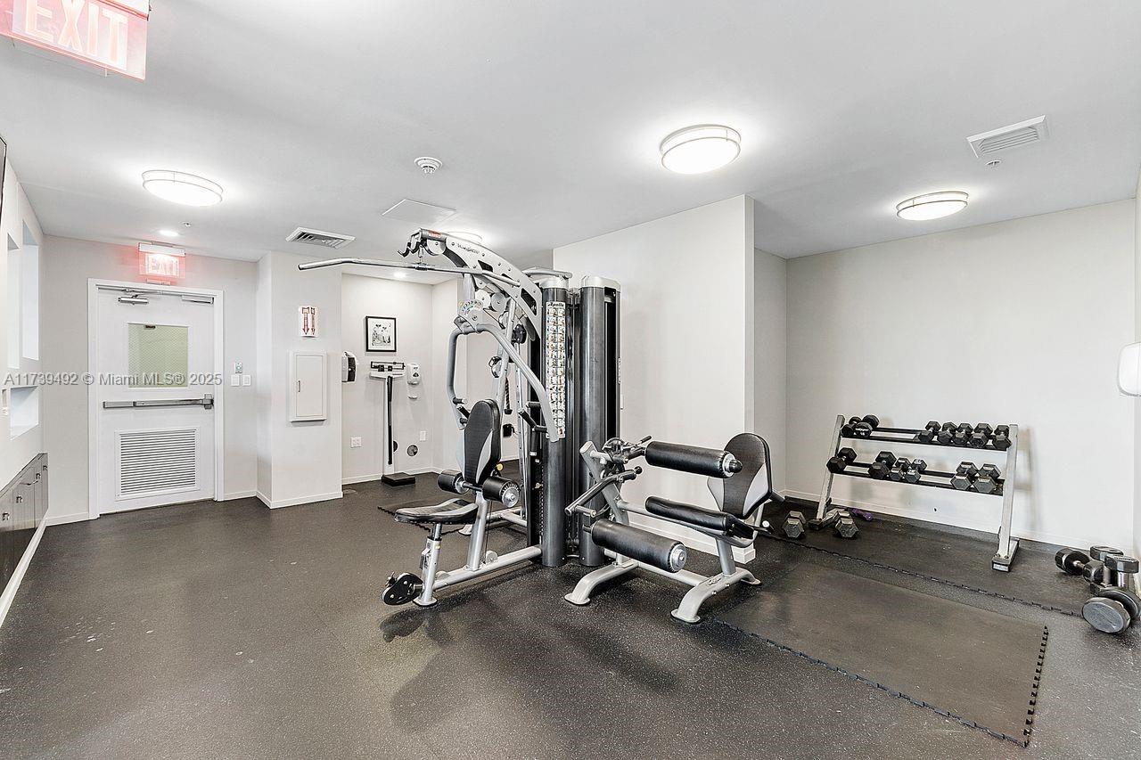 METROPOLIS I AT DADELAND - Residential