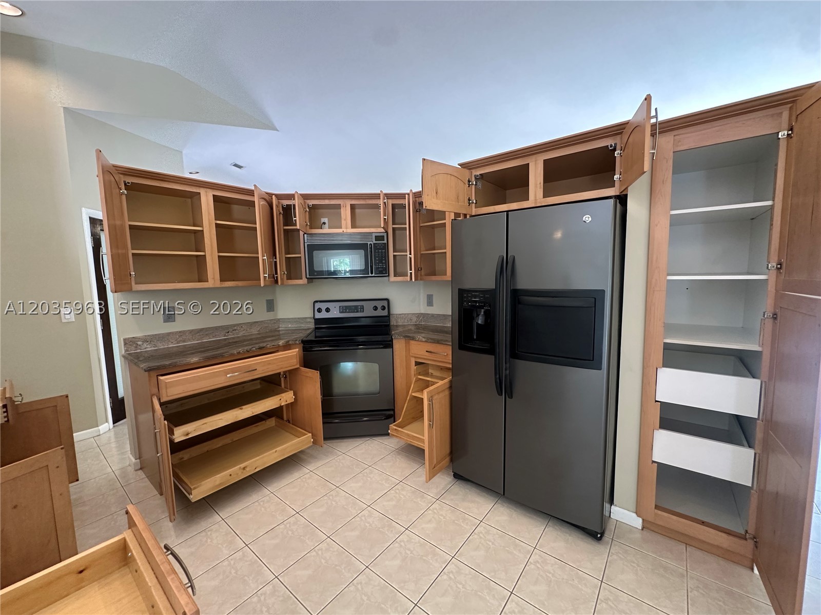 Bonaventure 82-43 B - Residential