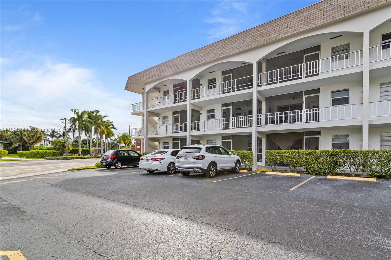PARADISE VILLAS CONDO - Residential
