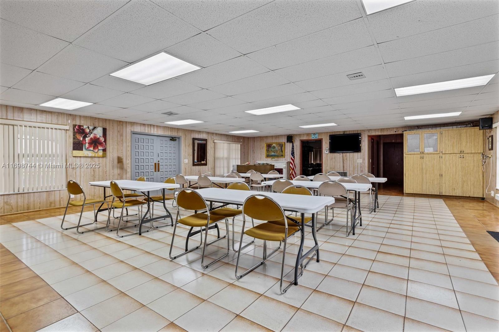 PARADISE VILLAS CONDO - Residential