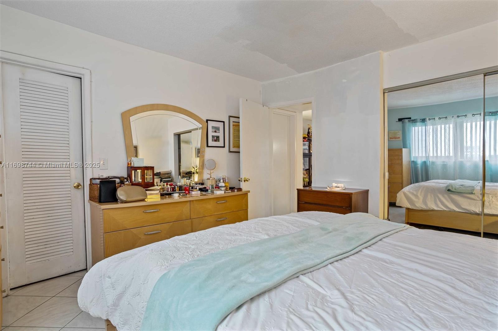 PARADISE VILLAS CONDO - Residential