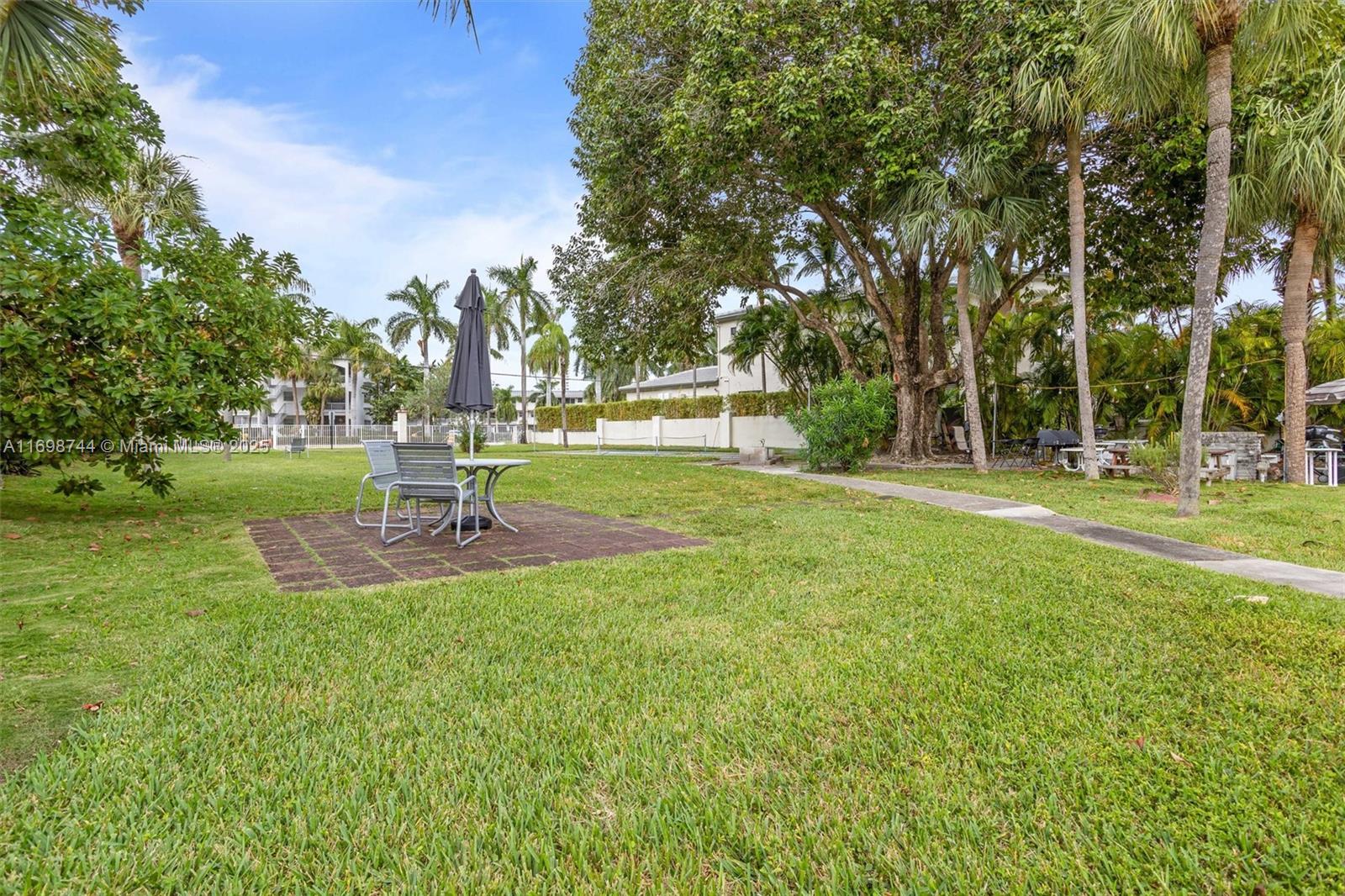 PARADISE VILLAS CONDO - Residential