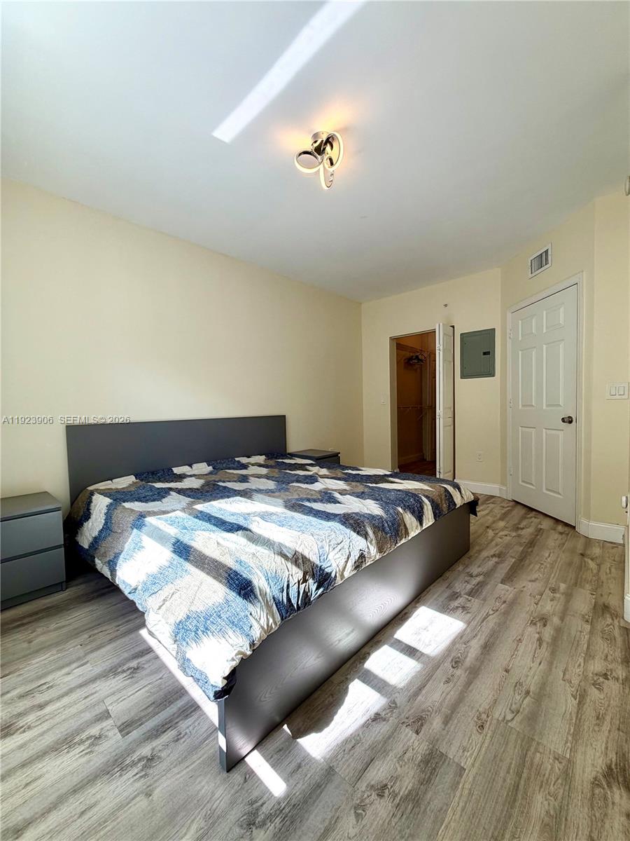 PORTO BELLAGIO CONDO - Residential