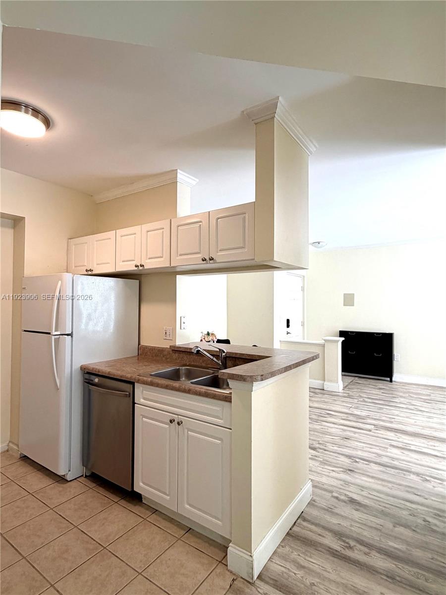 PORTO BELLAGIO CONDO - Residential